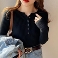 Blusa Feminina de Tricô com Botões para Inverno | SoftKnit