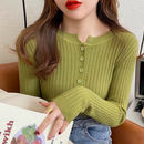 Blusa Feminina de Tricô com Botões para Inverno | SoftKnit