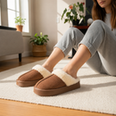 Pantufa Feminina em Camurça Forrada em Lã para Inverno