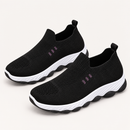 Tênis Slip On Feminino em Malha Respirável com Solado Alto