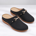 Tamanco Mule Feminino Confortável com Detalhes Florais e Fivela