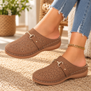 Tamanco Mule Feminino Confortável com Detalhes Florais e Fivela